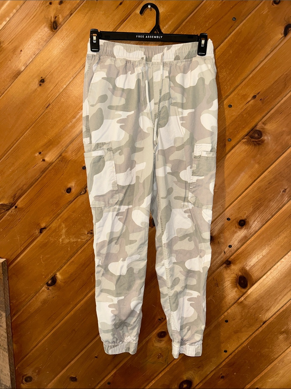 Hollister ultra high rise gray white camouflage jogger pants